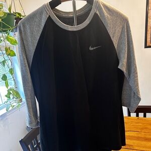 Nike Dri-FIT Black and Gray 3/4 Sleeve Tee Size M